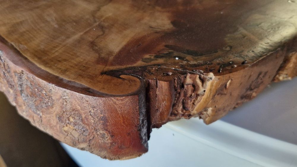 Плот за маса от кестен с епоксидна смола