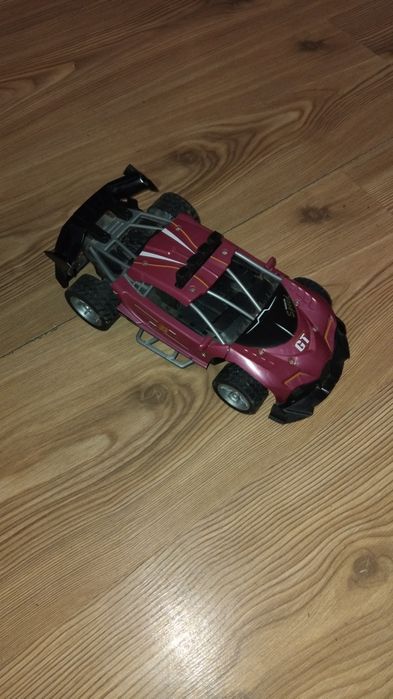 Vand masina cu telecomanda !