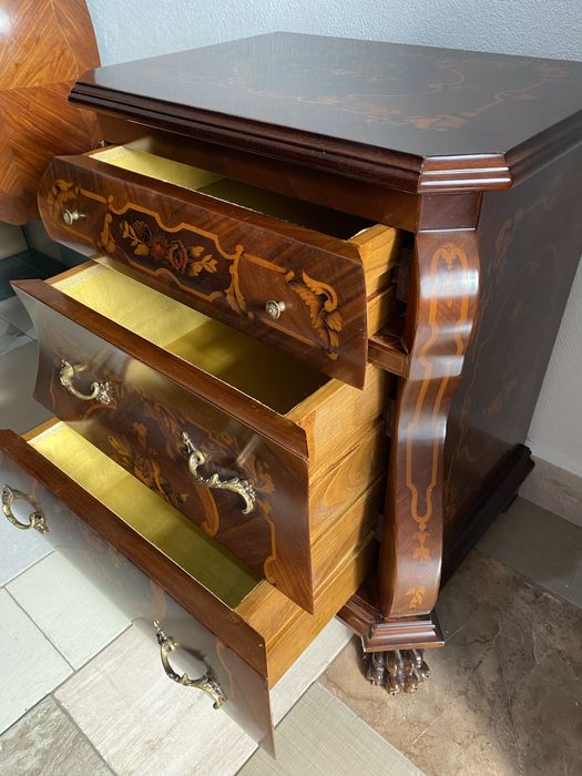 Comoda Lemn Masiv Intarsii Bronz Gheare Leu Vintage