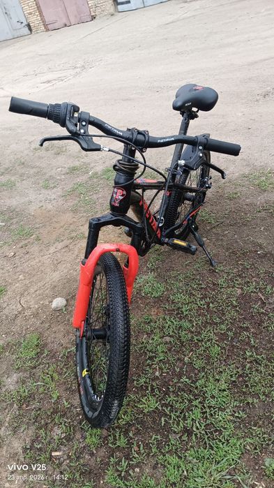 Продается детский велосипед цена 55000 тенге