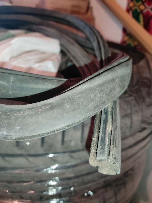 Уплътнение за стъкло и багажника  москвич  408