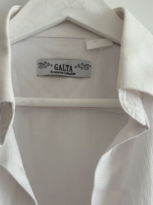 Рубашки белого цвета