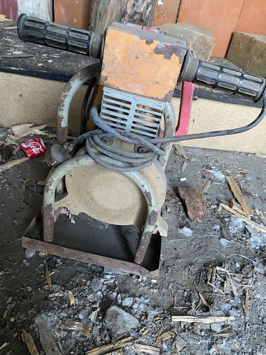 Утюг строительный