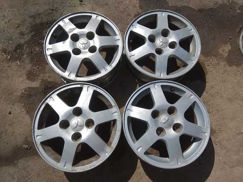 Продам оригинальные легкосплавные диски на автомашину Mitsubishi