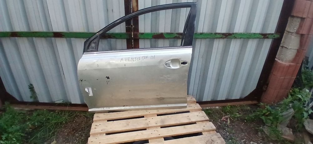 Дверь на авенсис toyota avensis
