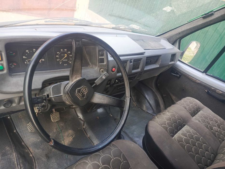 Gaz 3302 sotiladi