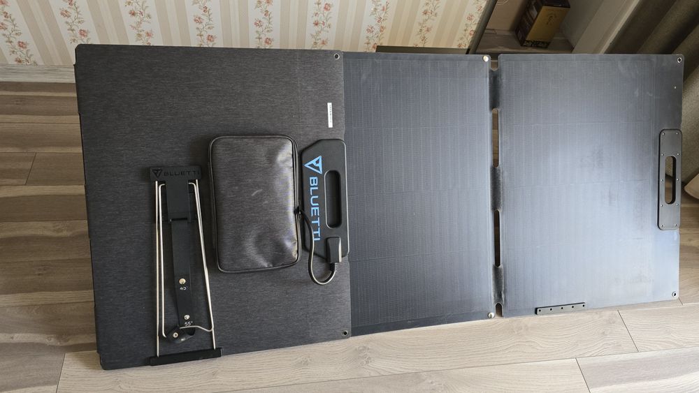 Panou solar Bluetti MP 200w functioneaza ca un panou de 100-120w