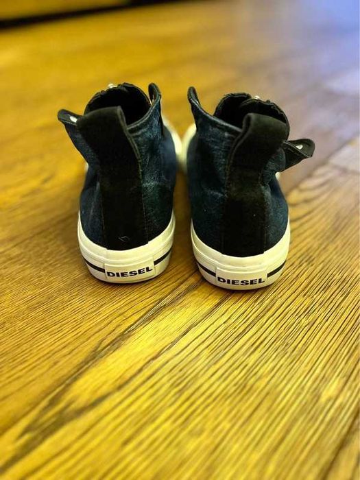 DIESEL seankersi tenisi barbati, marime 42