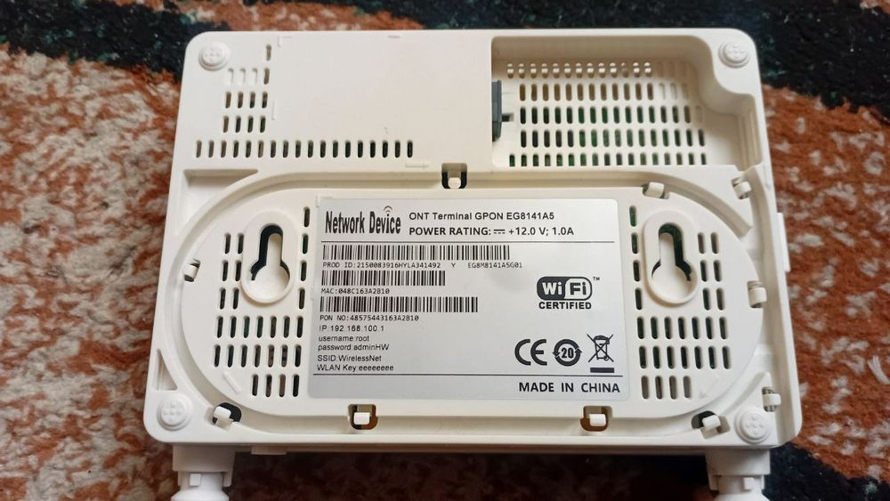 Huawei EchoLife HG8245H5 yangi
GPON ONT optik