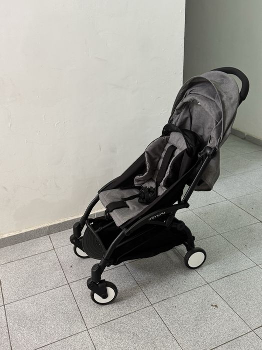 Продам коляска легкая можно на борт