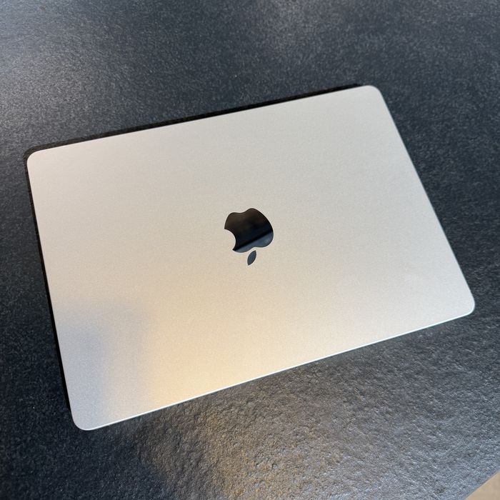 Macbook air 13 inch M2 2022 Ca Nou, Starlight 256Gb SSD