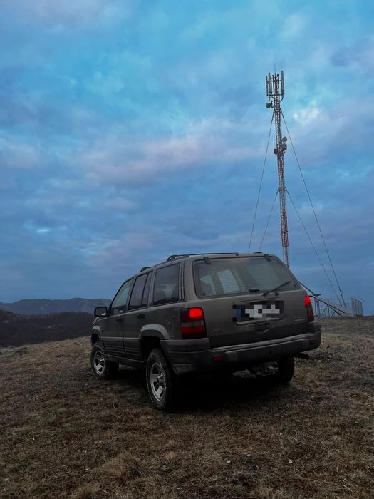 Vând Grand cherokee