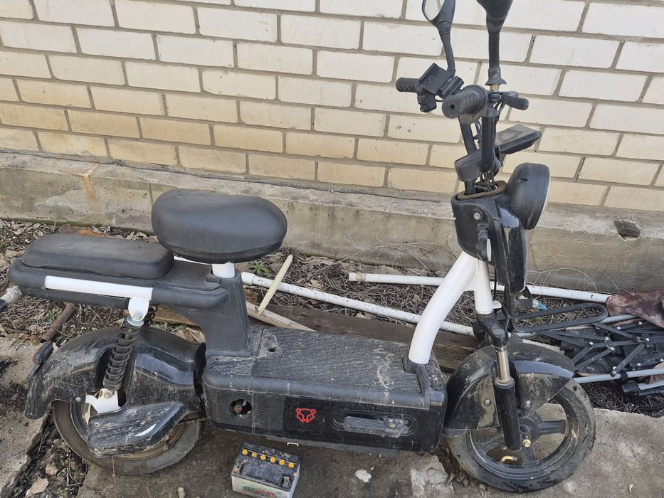 Продам электро скутер и велосипед спортивный .