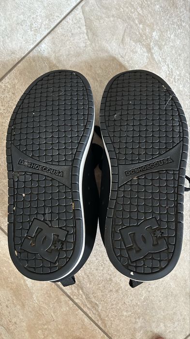 Продам кроссовки DCSHOEUSA