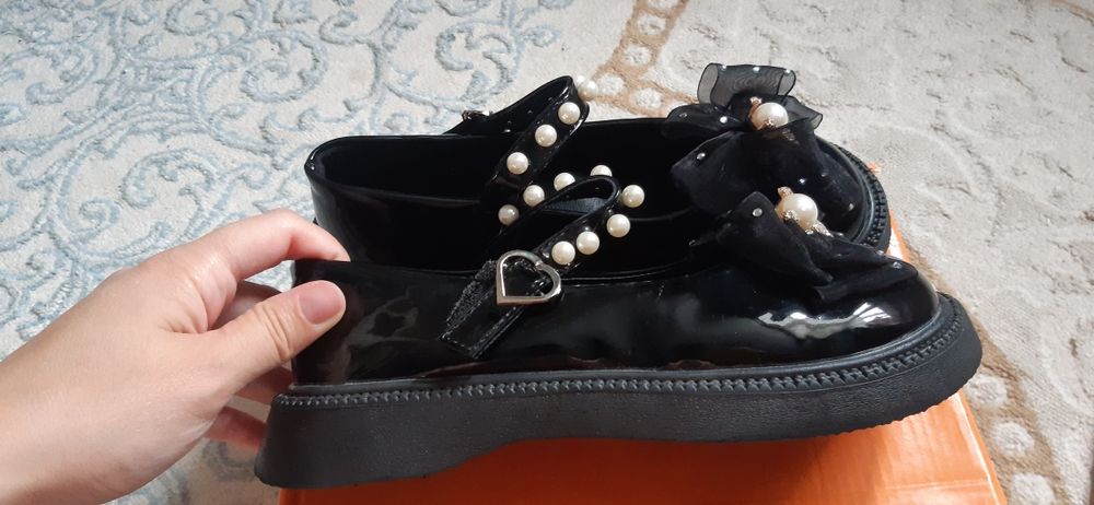 Туфли новые в школу