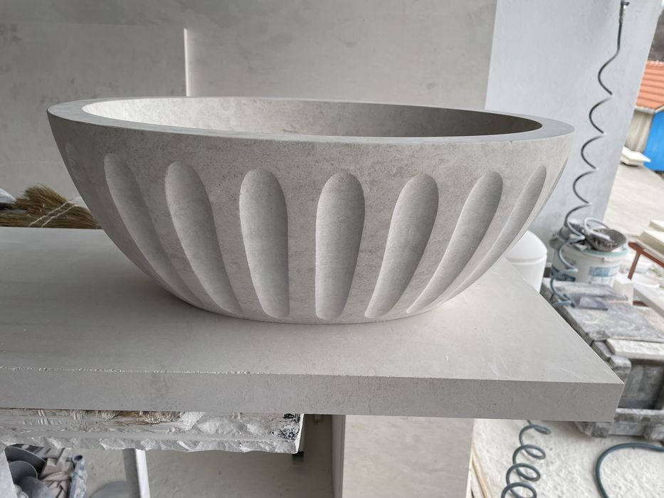 Каменна мивка варовик