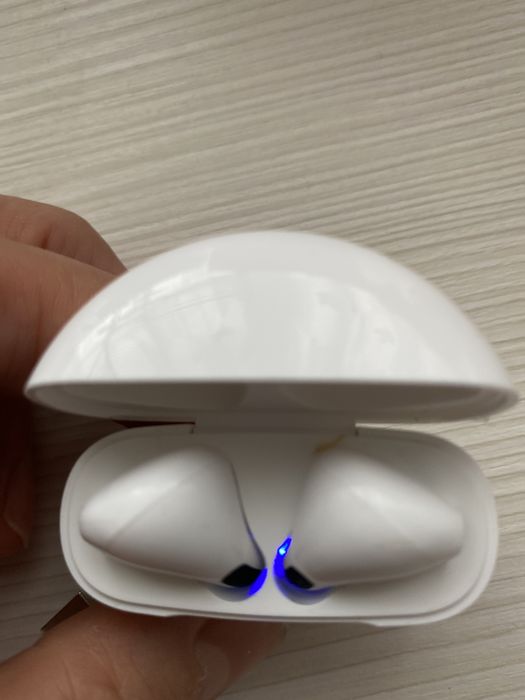 Слушалки -блутут за телефон