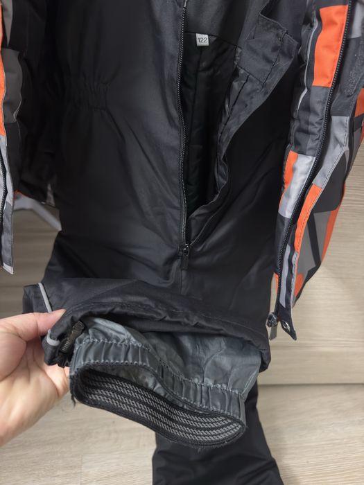 Продам костюм Huppa