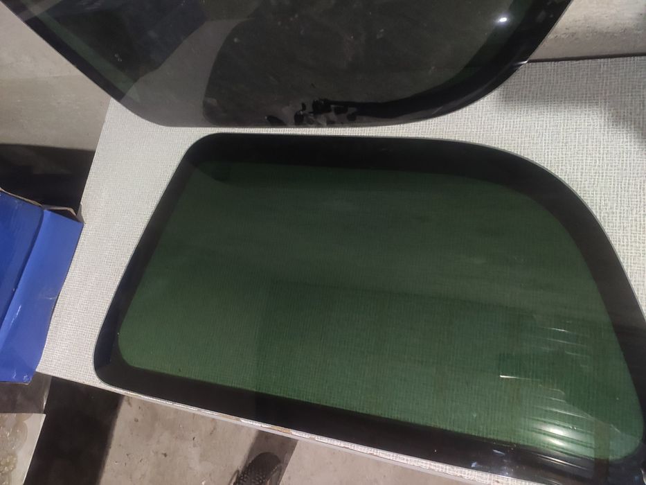 Стекла боковые на ларгус