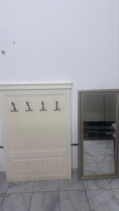Продам вешалку и зеркало