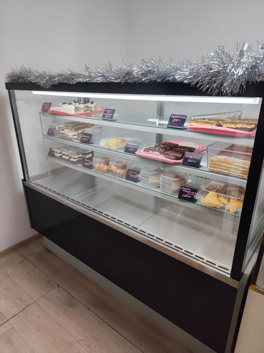 Холодильник витринный