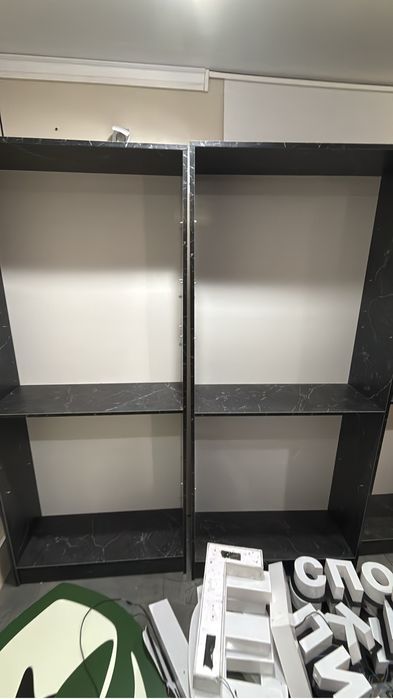 Стеллажи , полки настенные , касса из столешницы