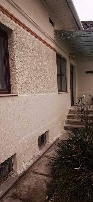 Vând casă /schimb cu garsonieră sau apartament.