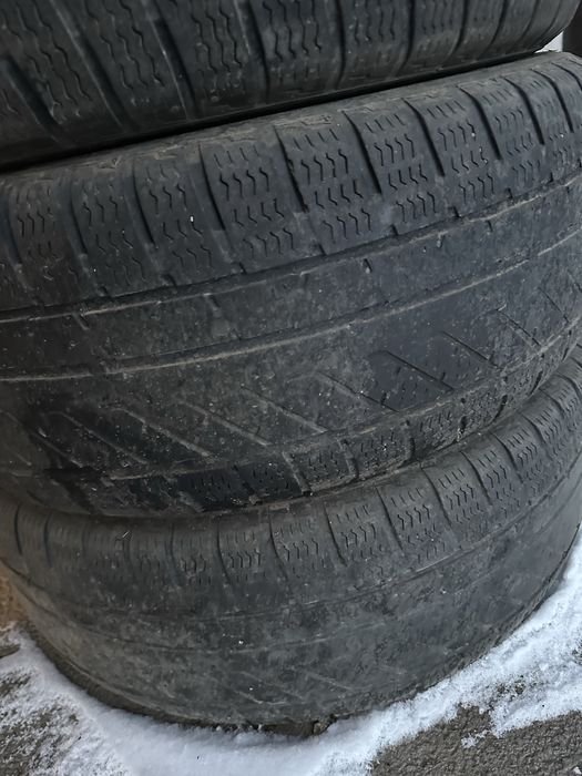 Продаю зимние шины 235/60/17