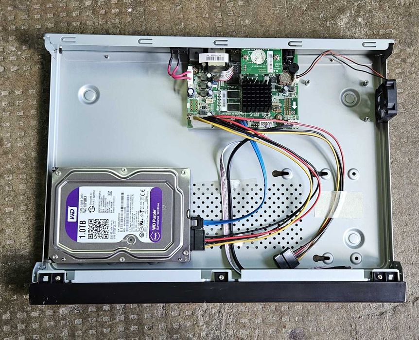 NVR 8 canale 5 MP Hikvision DS-7608NI-E2/A