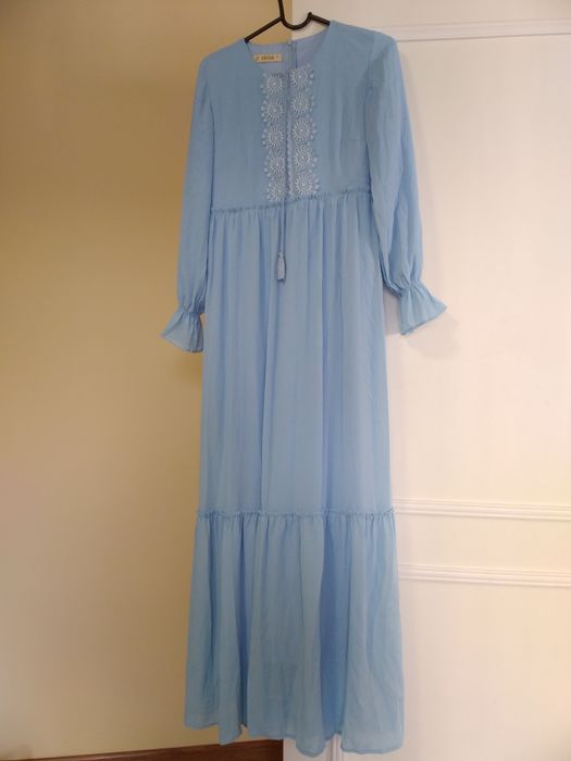 Платье небесного цвета. Одевалось 1 раз.