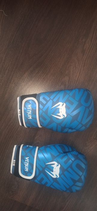 Boks perchatka, pro
