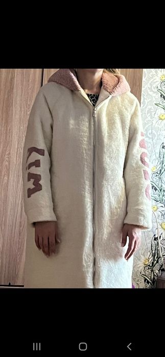 Продам     пальто   40  44р  10000