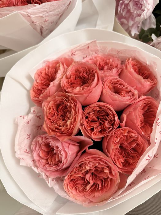 Пионы, розы, гортензии