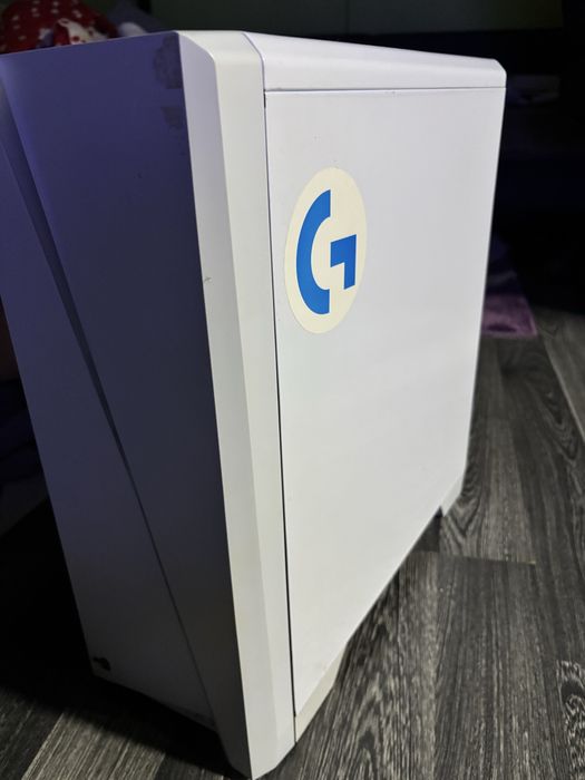 Vand pc fara placa video ,  si ssd