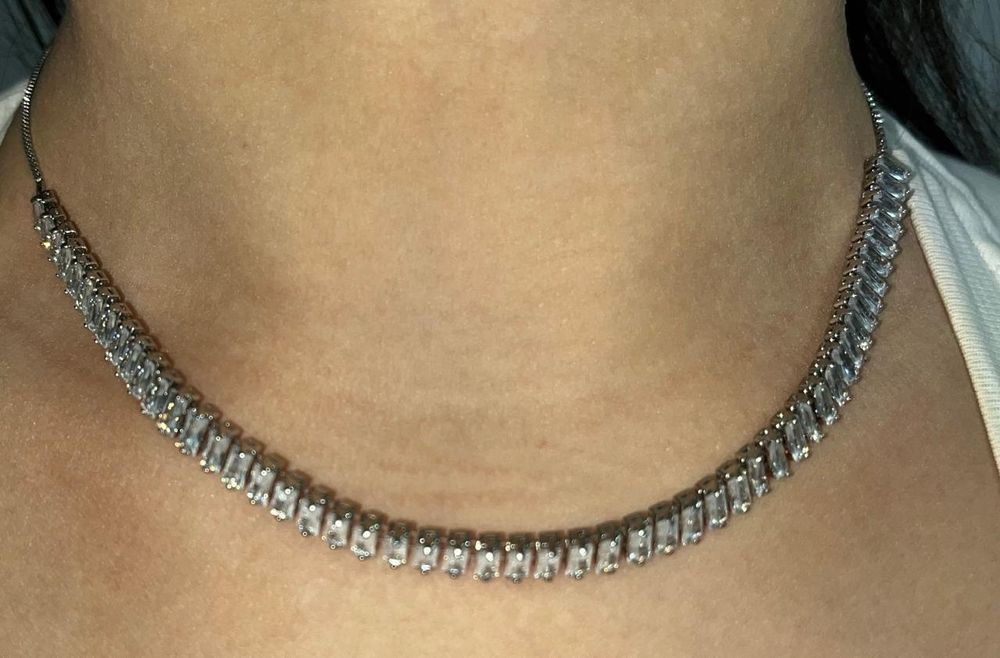 Украшения продаются