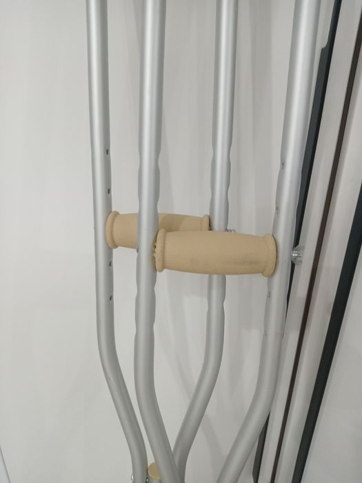 Продам костыль тростик