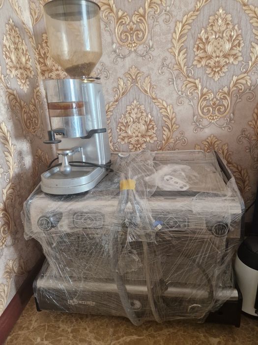 Продаю оборудование и мебель для кафе