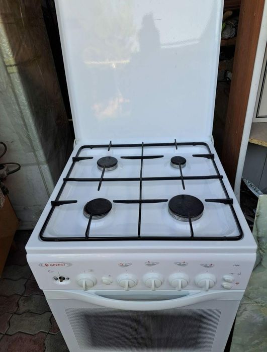 Продам газ плиту