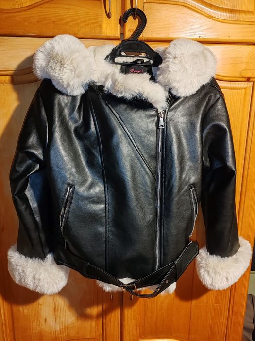 Зимно топло,стилно яке.