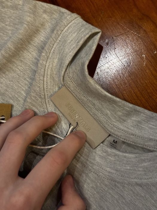 tricou essentials
