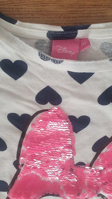 Pantaloni scurti noi cu eticheta și tricou Disney 7-8 ani 30 lei