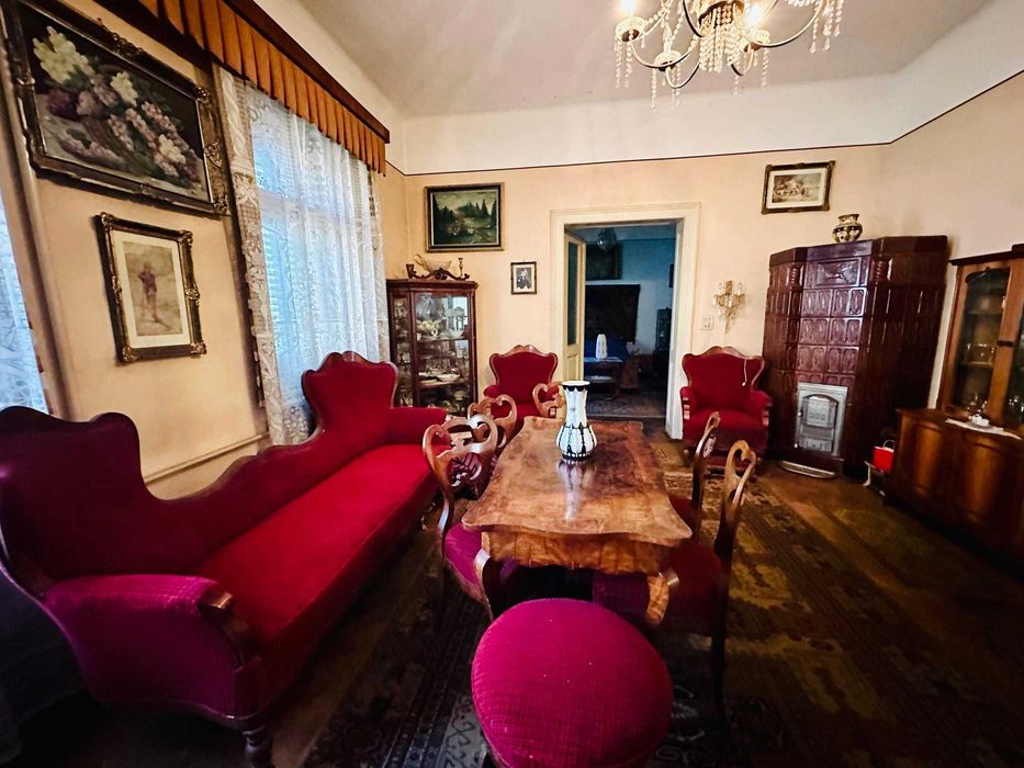 Vand Mobilier Biedermeier.