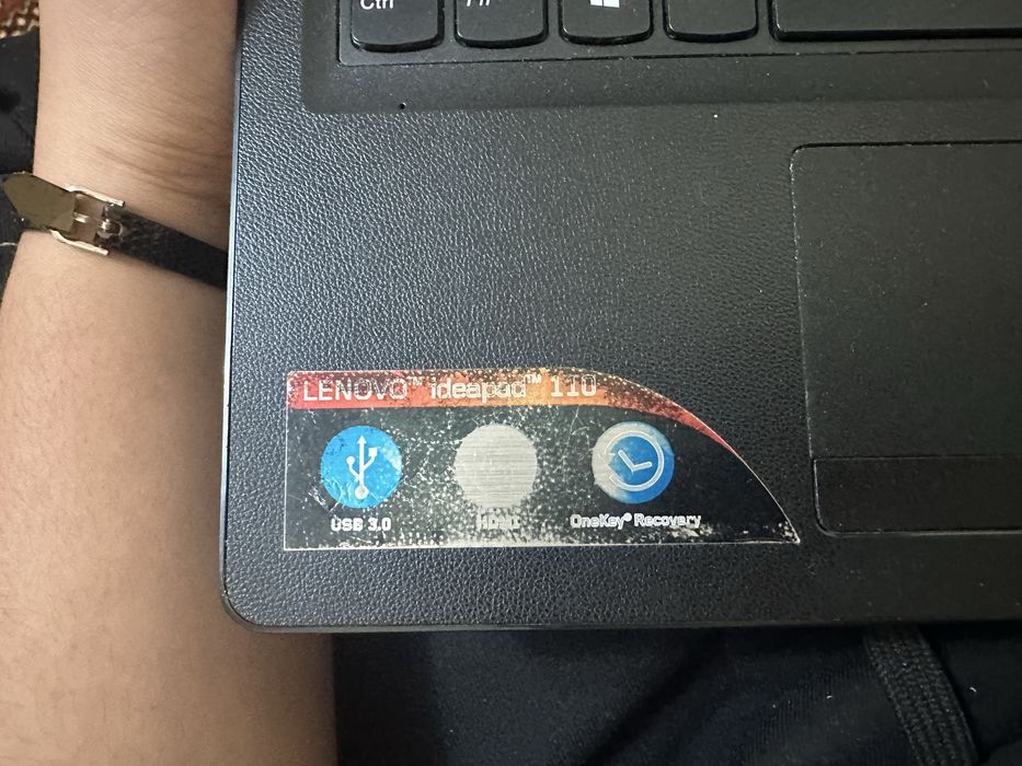 Продаю ноутбук Lenovo model 80UD