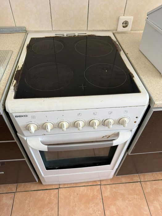 продам духовку Beko