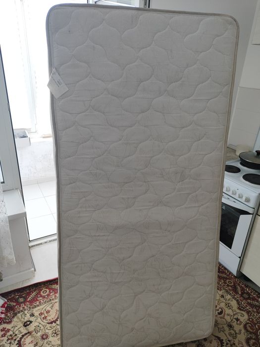 Продам матрас в хорошем качестве