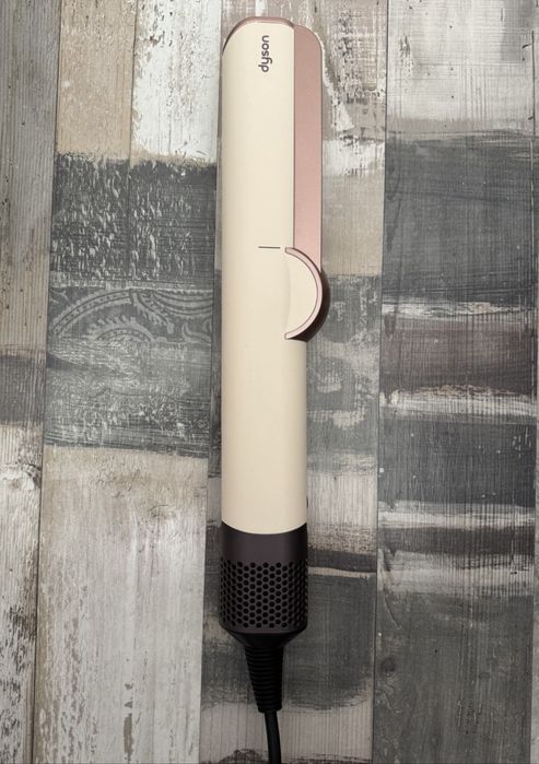 Dyson airstraight преса сешоар