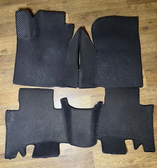 Продам автоковрики