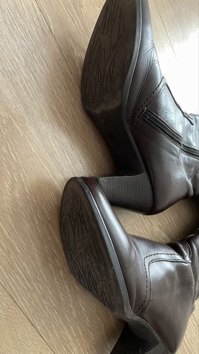 Cizme piele naturala, maro, marime 39, potrivite si la 38 imblanite