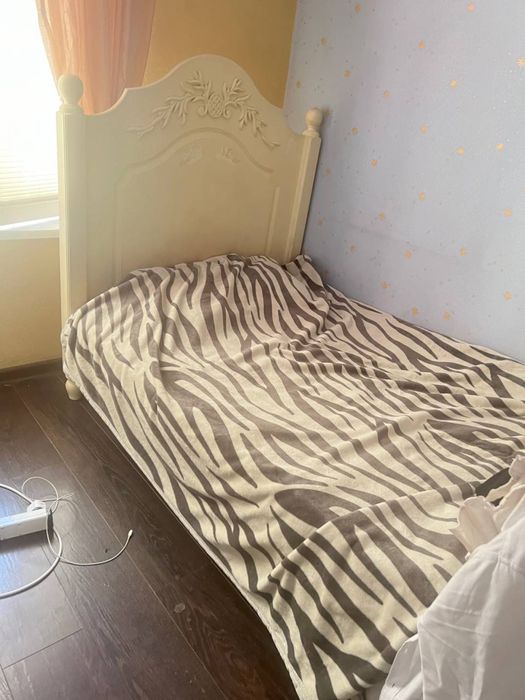 Кравать йонго дарахтидан