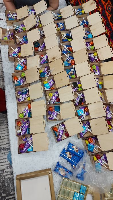 Той бастар шкатулка, бонбонерка